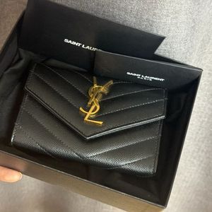 입생로랑 반지갑 금장. (새상품x)