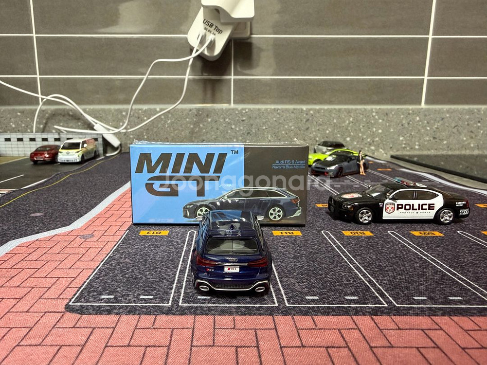 1:64 미니gt rs6 Avant--2