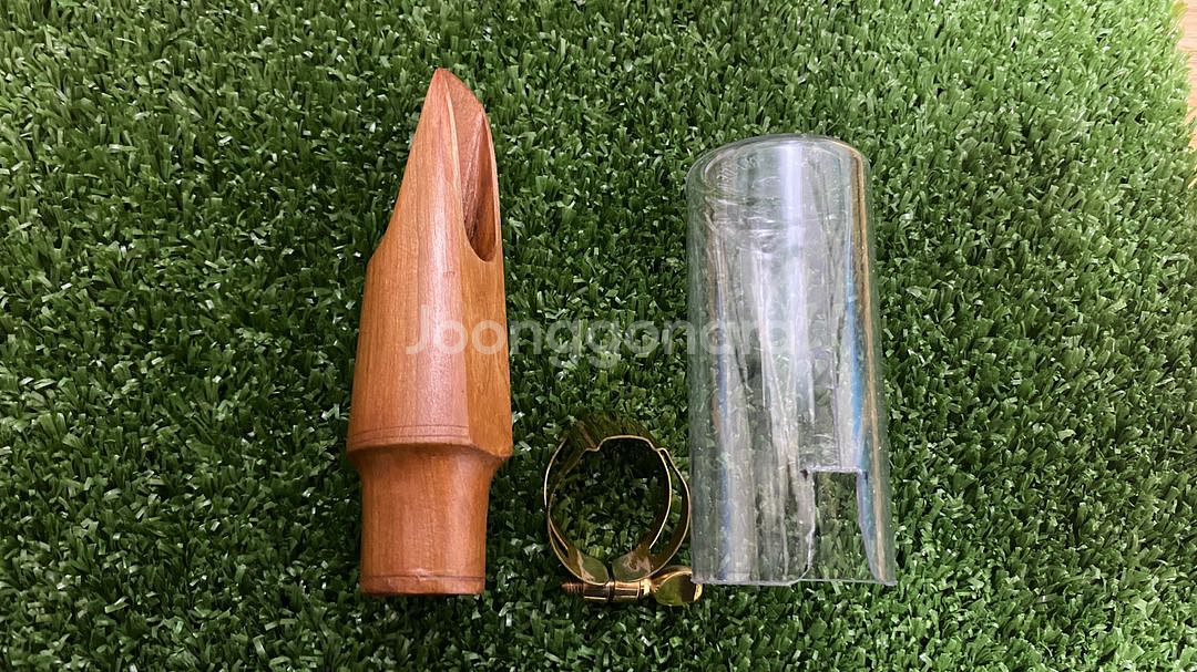 테너 색소폰 마우스피스 판매합니다.--1