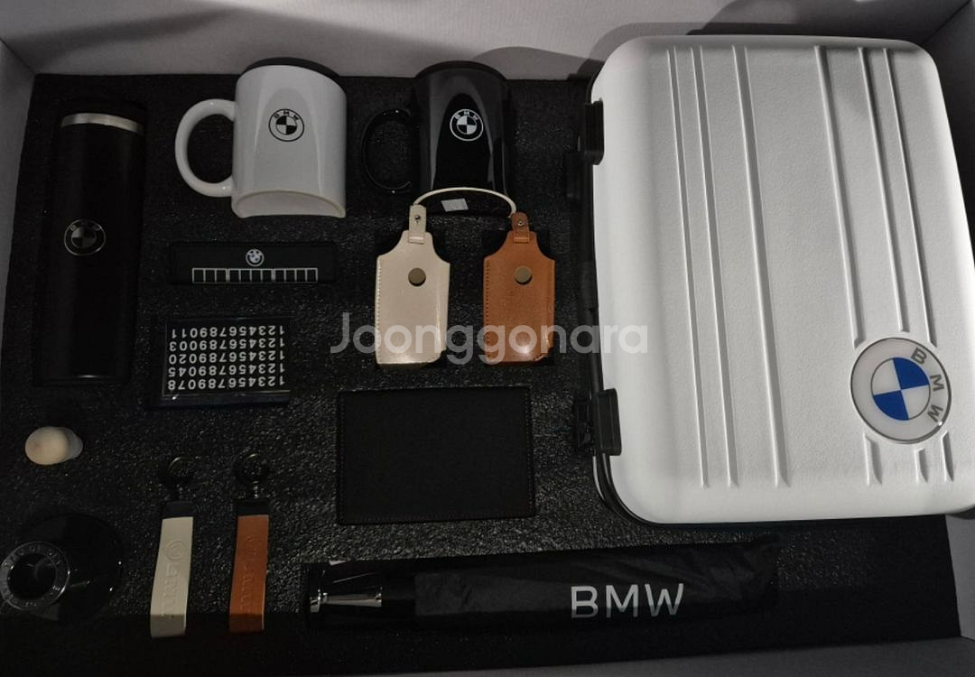 bmw 출고 선물세트 팝니다.--0
