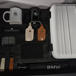 bmw 출고 선물세트 팝니다.