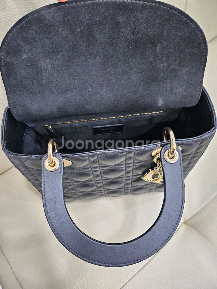 디올 레이디백 미듐 램스킨 블랙 은장 M0565ONGE--7