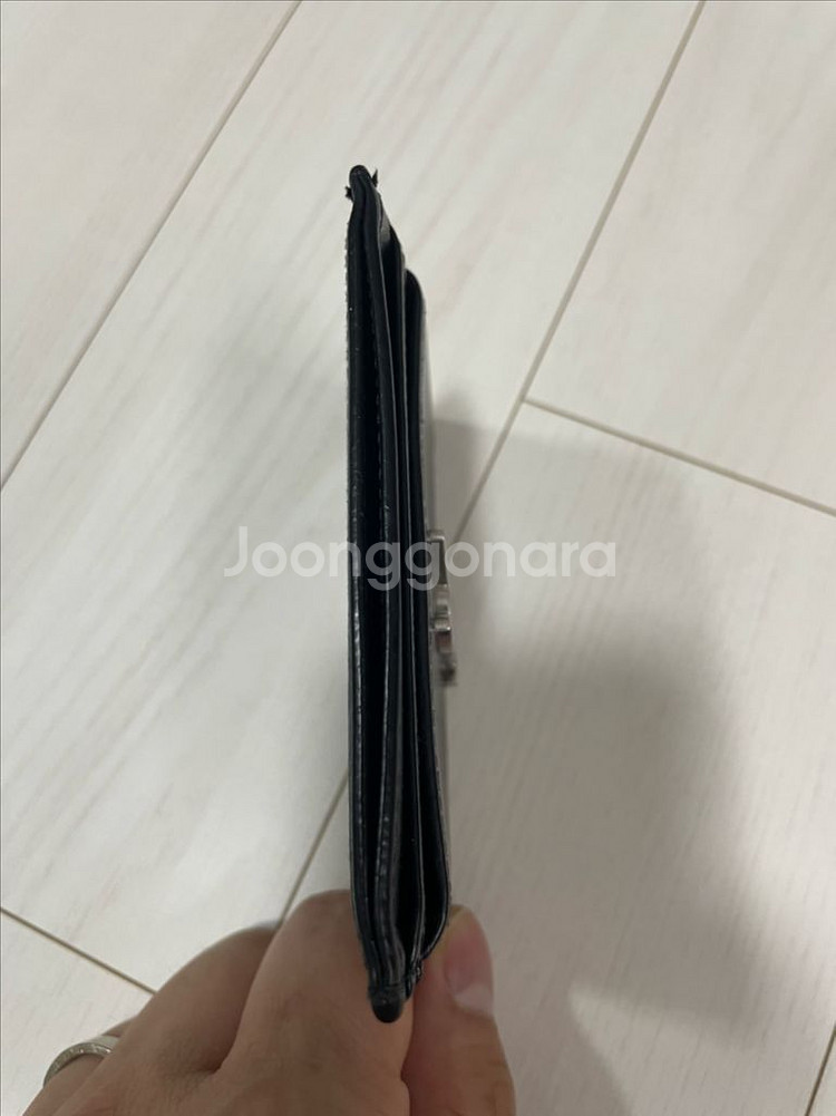 (정품/당일발송) 생로랑 블랙 카드지갑 팝니다--4
