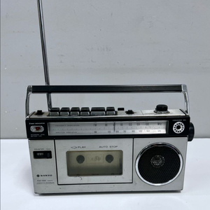산요 FM/AM 라디오 카세트 플레이어 M1700F 앤