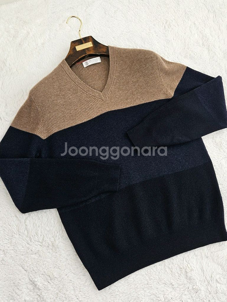 브루넬로 쿠치넬리 캐시미어 리브 브이넥 스웨터--2