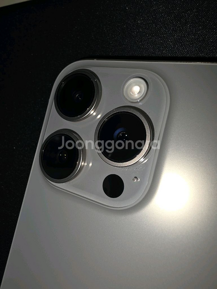 아이폰15프로 128g 내추럴티타늄 S급 판매합니다--3