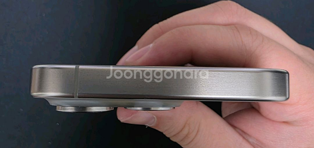 아이폰15프로 128g 내추럴티타늄 S급 판매합니다--7