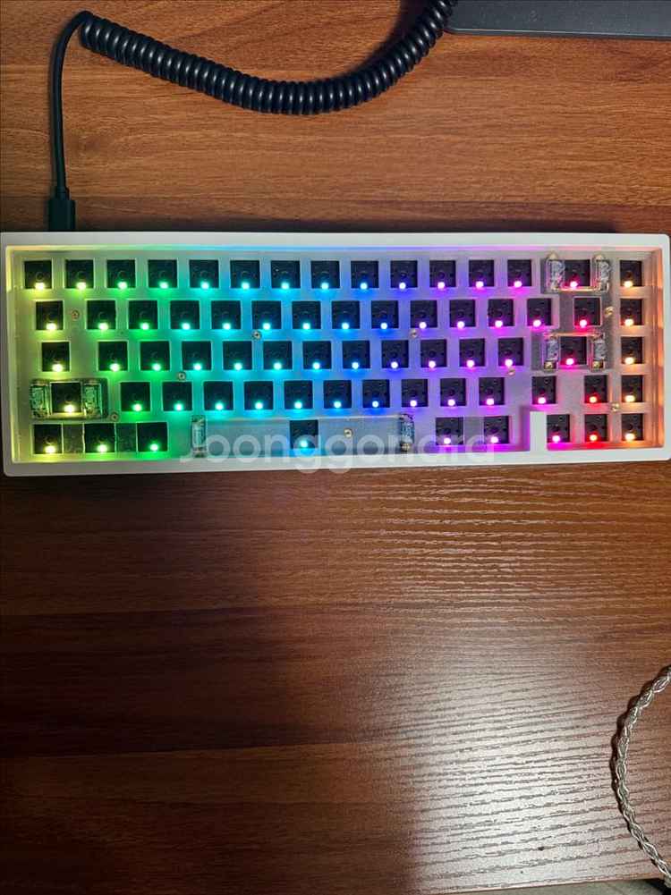 kbd67 lite r3 커스텀키보드 베어본 판매합니다--0