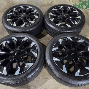 쏘렌토MQ4 하이브리드 20인치 정품 휠타이어