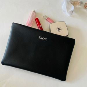 새상품 디올 뷰티 뉴룩 은장 파우치 클러치