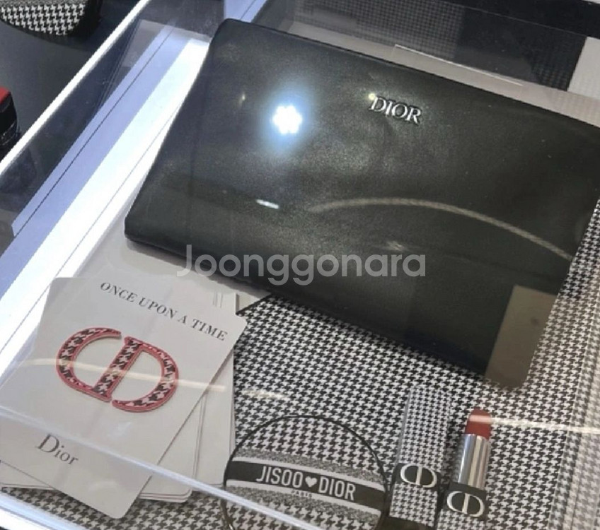 새상품 디올 뷰티 뉴룩 은장 파우치 클러치--3