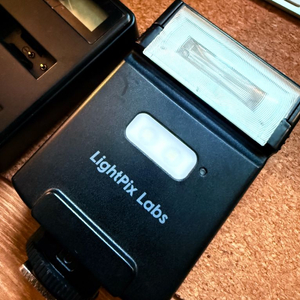 FlashQ Q20ii 카메라 플레쉬 팝니다