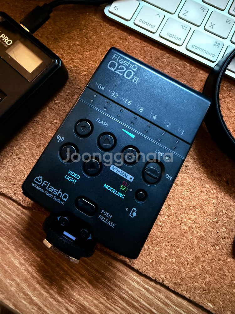 FlashQ Q20ii 카메라 플레쉬 팝니다--1