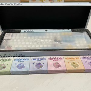 이세계아이돌 차세돌 키보드 키캡 굿즈 팔아요