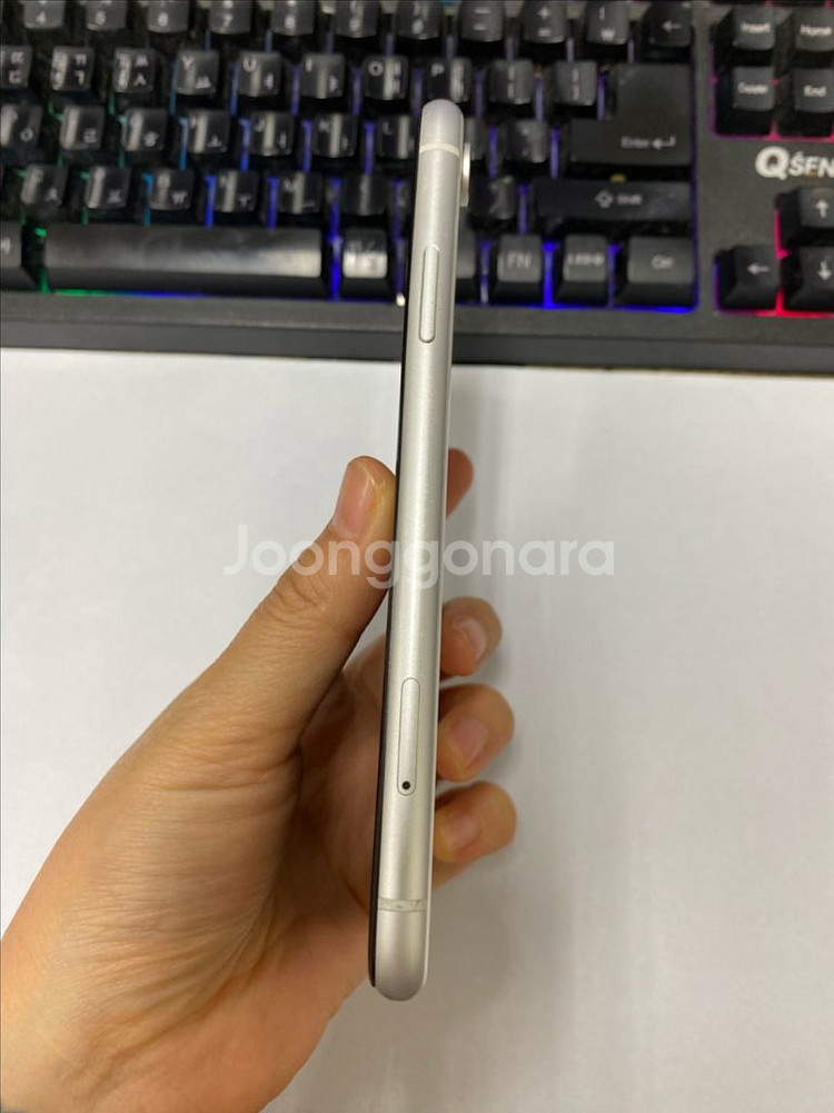 513116 아이폰XR 화이트 128GB 무잔상--5