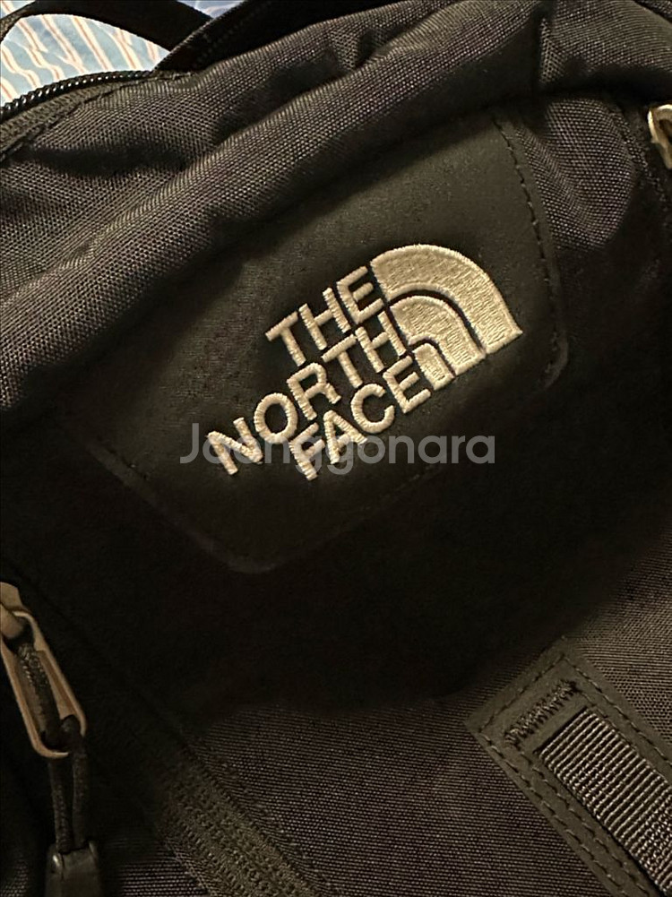 노스페이스 미니샷 백팩 등산가방 (1회 실착)--2