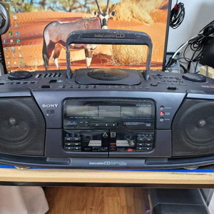 SONY CFD-700 붐박스 판매합니다.
