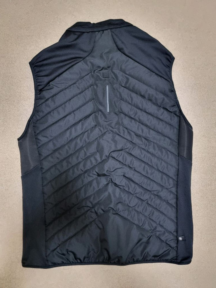 데카트론 런웜 500 러닝용 패딩 베스트 조끼 러닝 이미지