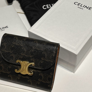 셀린느 트리옹프 플랩 지갑 팝니다