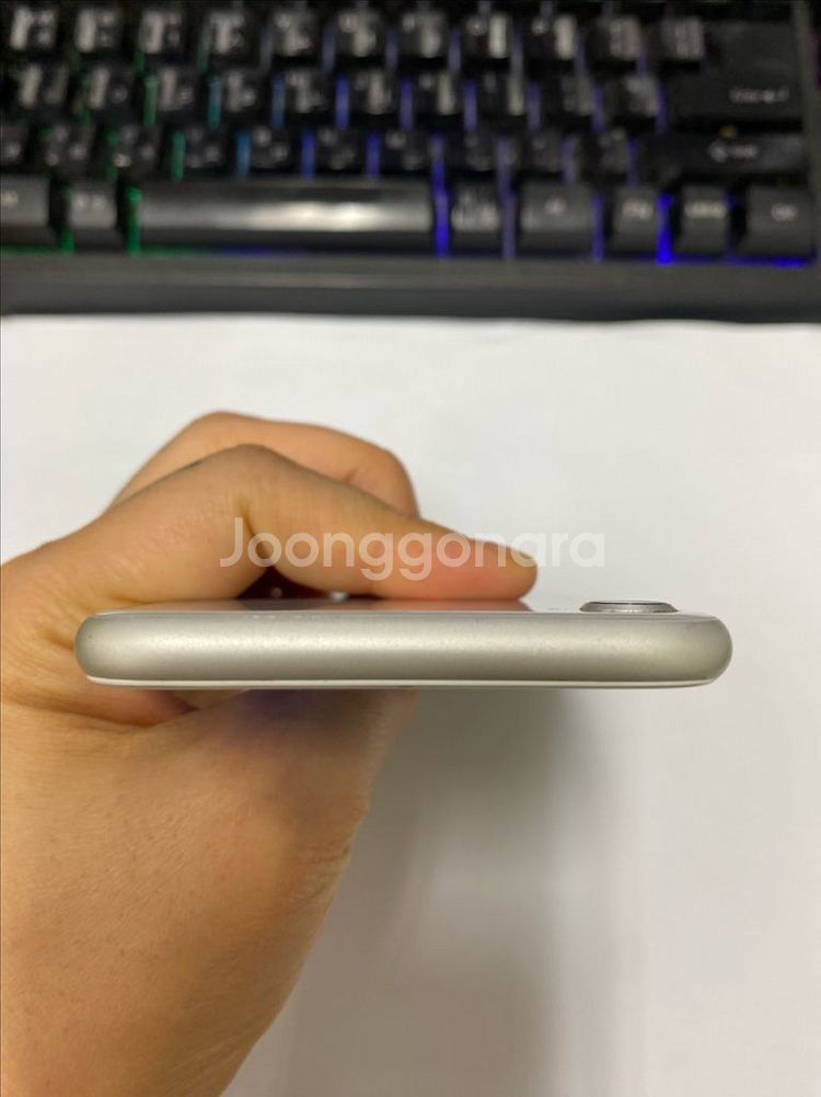 207406 아이폰8 실버 AA급 64GB 배터리90%--3