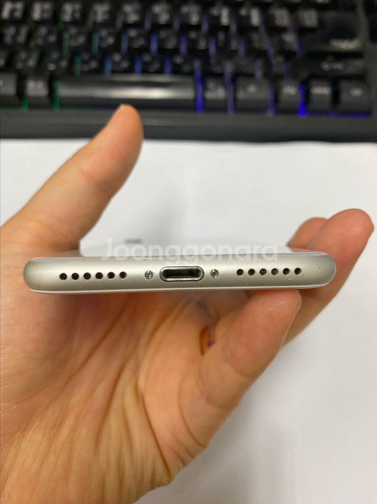 207406 아이폰8 실버 AA급 64GB 배터리90%--6