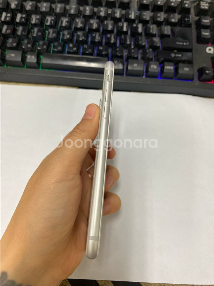 499460 아이폰8 실버 A급 64GB 무잔상 90%--4