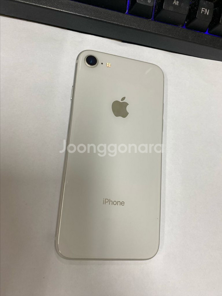 499460 아이폰8 실버 A급 64GB 무잔상 90%--0