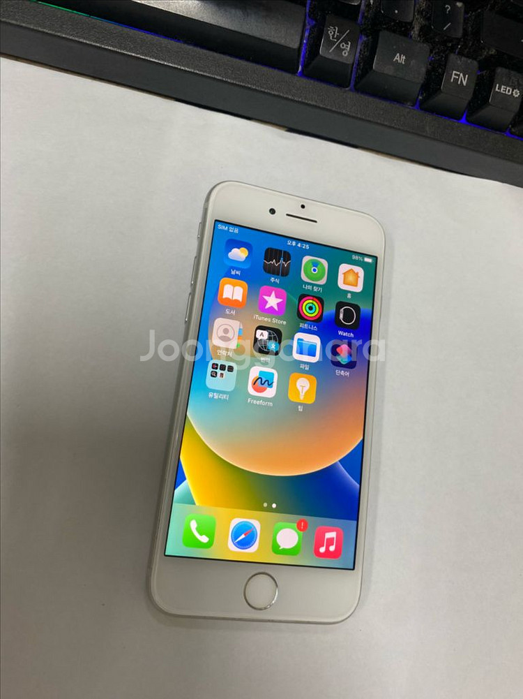 499460 아이폰8 실버 A급 64GB 무잔상 90%--2
