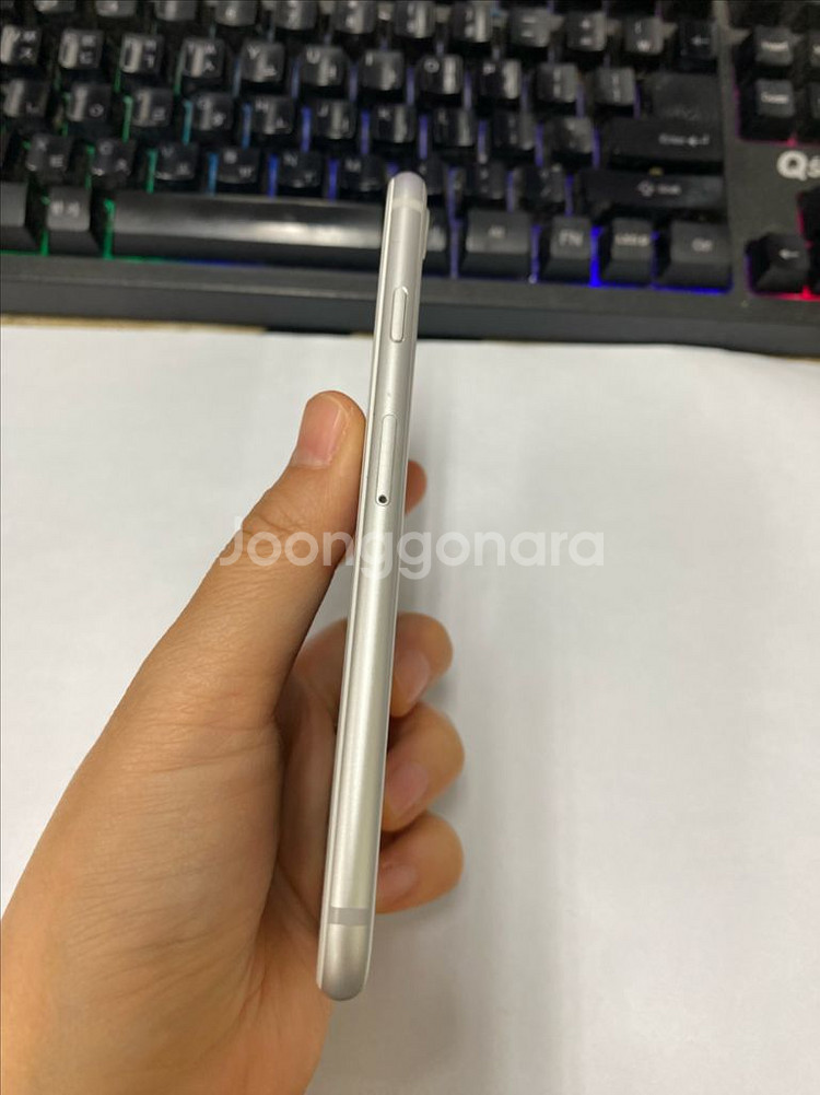 499460 아이폰8 실버 A급 64GB 무잔상 90%--5