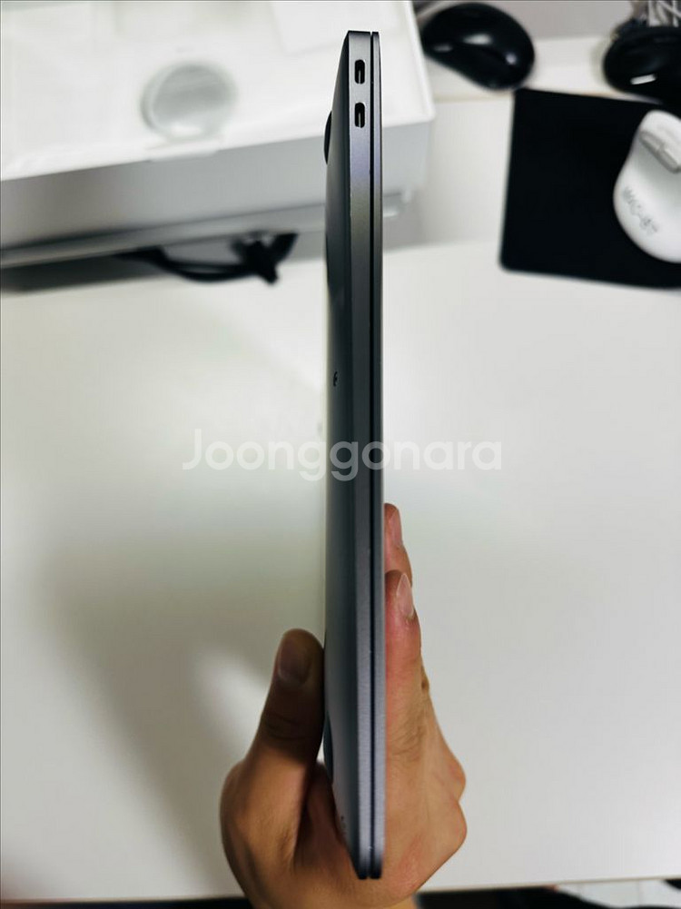애플 맥북 에어 M1 16GB/256GB 팝니다.--3