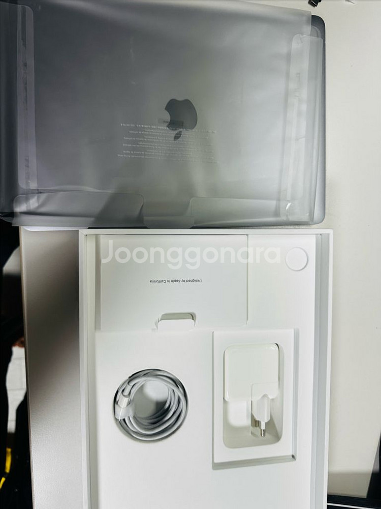 애플 맥북 에어 M1 16GB/256GB 팝니다.--5