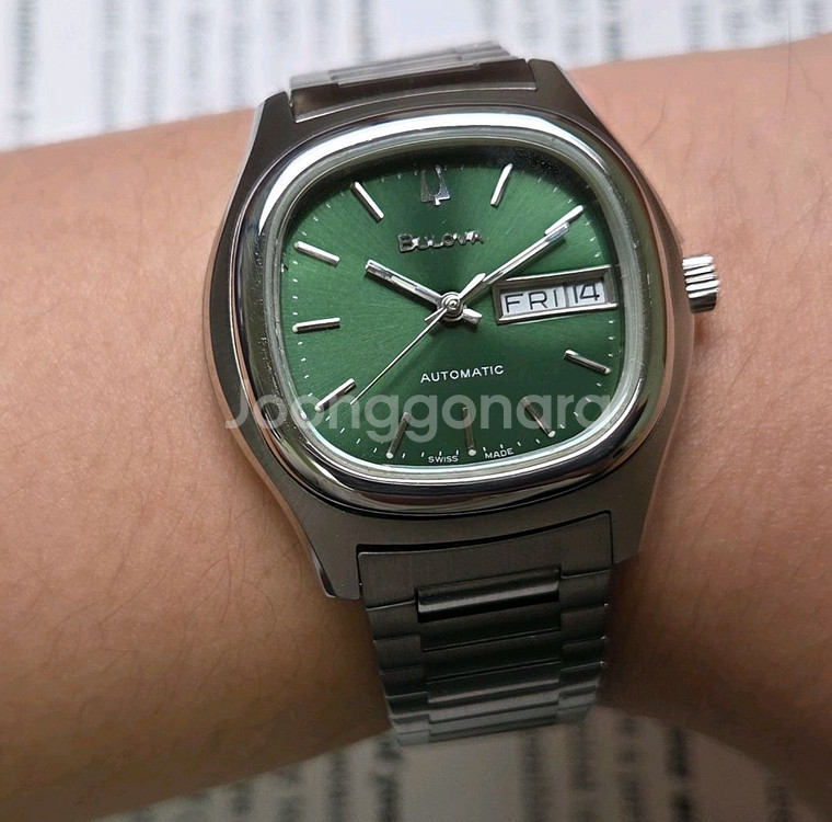 빈티지 부로바 터틀 데이데이트 올리브그린 뻐뻐시 브슬--2