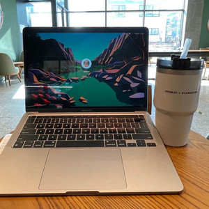 MacBook Pro 14