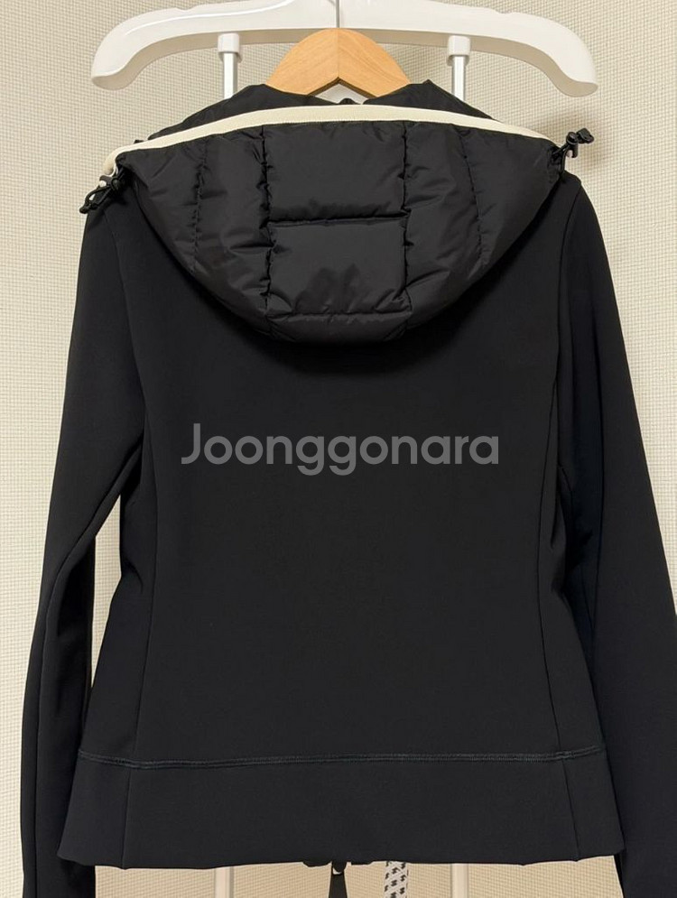 몽클레어 여자 경량패딩--1