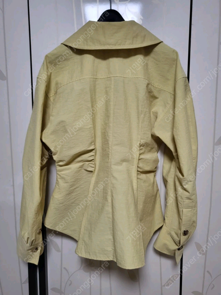 22 마인 오픈카라 페플럼셔츠 이미지