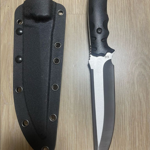캠핑용 나이프 새제품 팝니다.