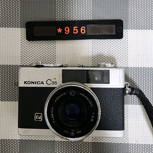 코니카 C 35 E&L 필름카메라 실버바디