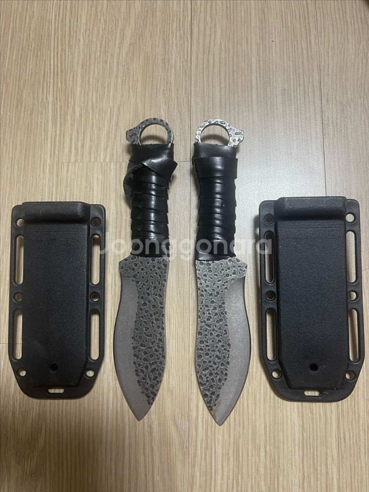 캠핑용 수제나이프 두자루 쌍칼 새제품 팝니다.--0