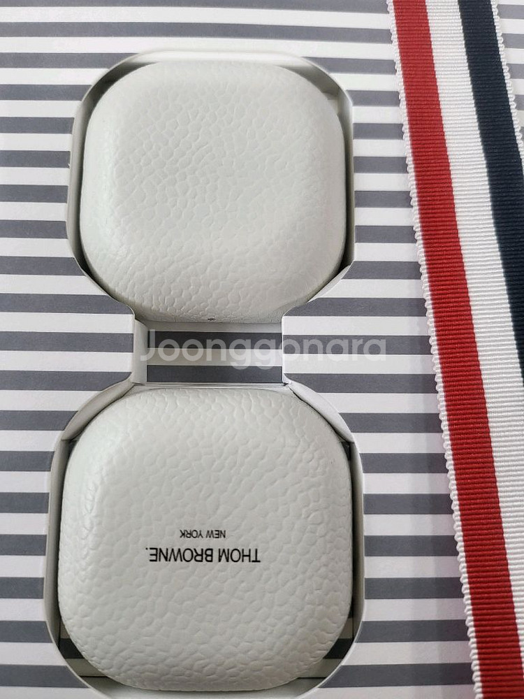 [추석]갤럭시 버즈2 톰브라운 한정판 미사용 가죽케이스--2