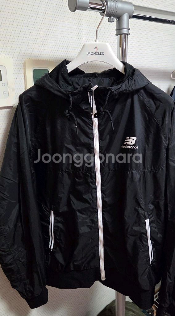 뉴발란스 여성 바람막이 팝니다. (Size 90)--0