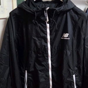 뉴발란스 여성 바람막이 팝니다. (Size 90)