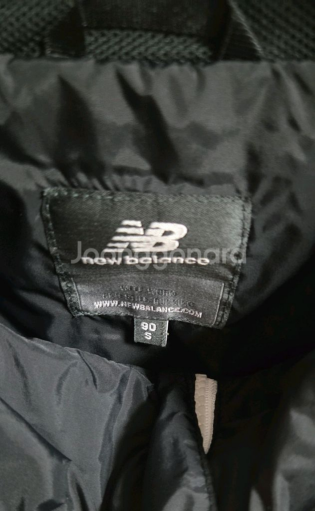 뉴발란스 여성 바람막이 팝니다. (Size 90)--1