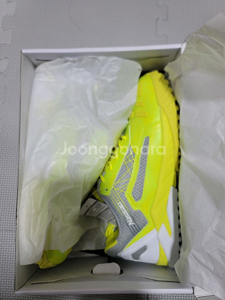 낫소 큐스펙 TS-300 족구화 팝니다(새상품270)--0