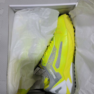 낫소 큐스펙 TS-300 족구화 팝니다(새상품270)