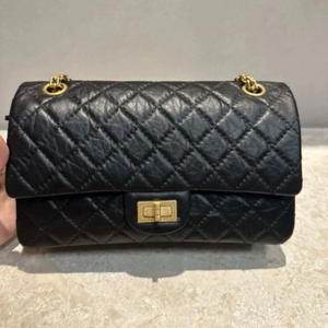 샤넬 빈티지 미듐 블랙 새상품