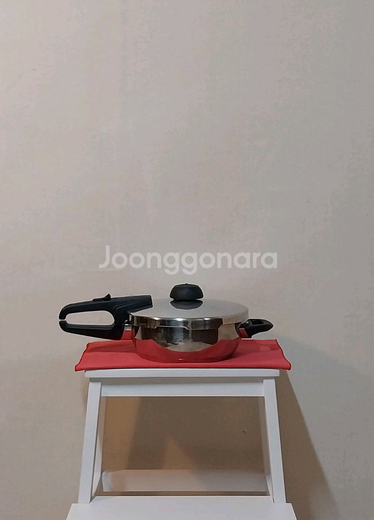 (중고)휘슬러 압력솥 팝니다(2.5리터)--0