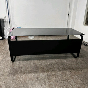 강화유리 철제책상 11만. 2개남음ㅡ