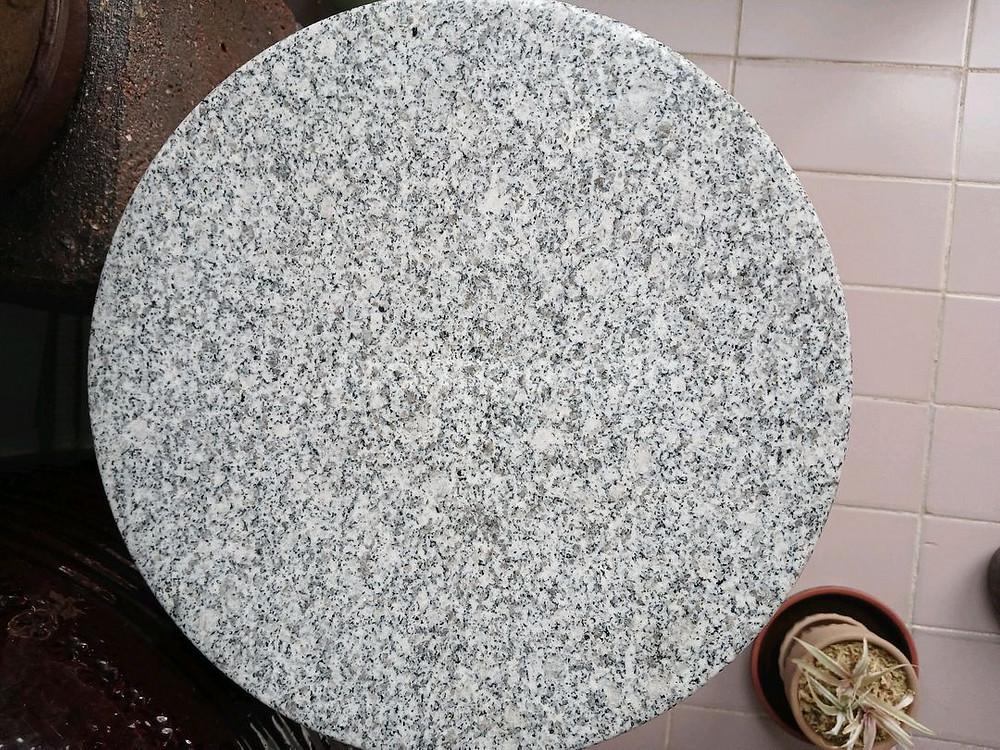 정원용 돌의자--1