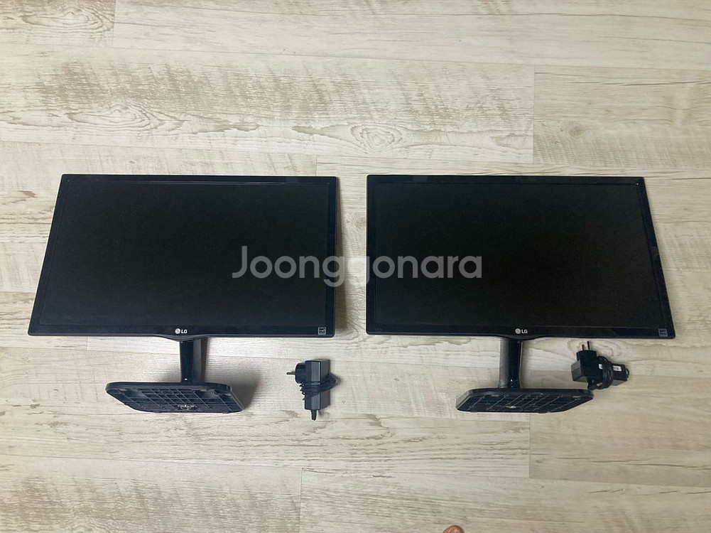 LG 모니터 22인치 3대+거치대 팝니다--0