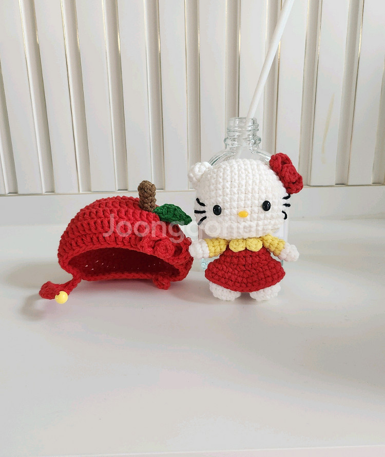 헬로키티 뜨개인형--1